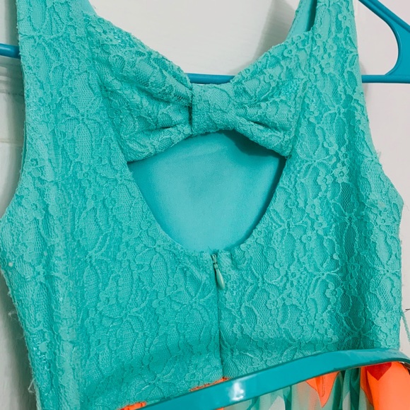 Girls Size 7 Dress - Picture 2 of 3